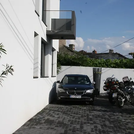 Teodoroiu Nr. 5 Hotel de apartamente 3*