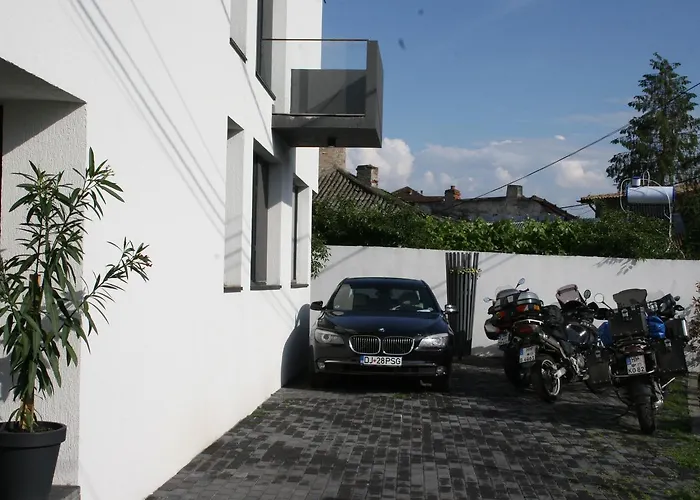 Teodoroiu Nr. 5 アパートホテル 3*